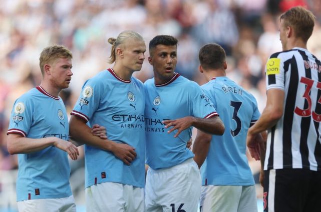 首发定价与 首发定价与